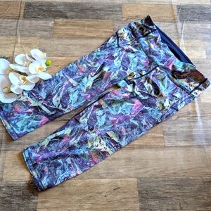 Lululemon colorful patterned cropped leggings size 8 EUC